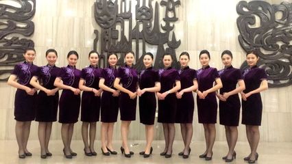 山航“魯雁”姑娘 從云端服務(wù)到人民大會(huì)堂的禮儀擔(dān)當(dāng)