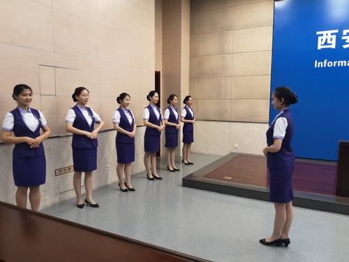 禮儀先行 服務(wù)鑄魂——客戶服務(wù)部開(kāi)展“明紀(jì)律、嚴(yán)作風(fēng)、抓業(yè)務(wù)”專(zhuān)項(xiàng)活動(dòng)紀(jì)實(shí)